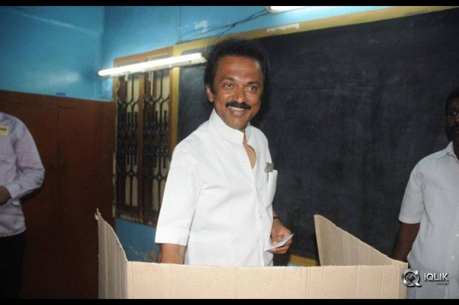 Celebrities-Cast-Vote-in-TN-Elections